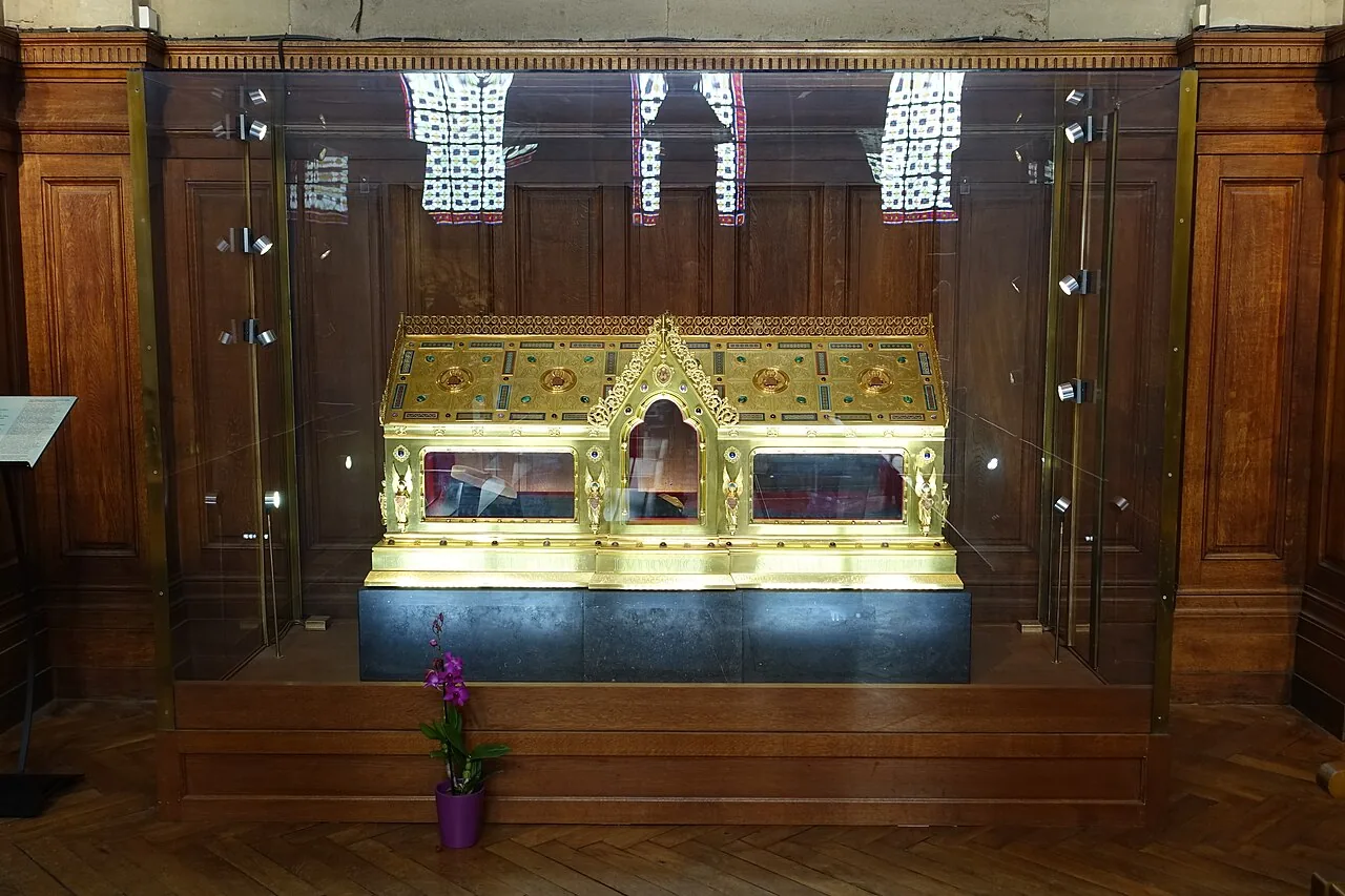 The reliquary identified as Madeleine Sophie Barat's in Saint-François-Xavier, Paris.